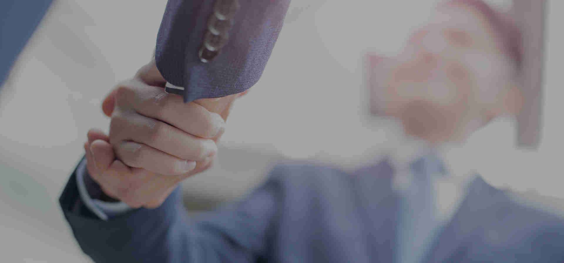 Müvekkillerimizin sorunlarına kendi sorunlarımız gibi bakıyoruz.